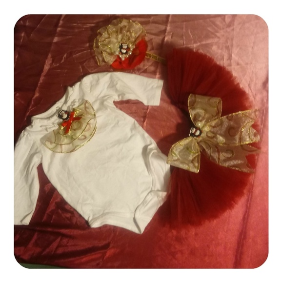 ✨🆕✨ Baby girl Christmas Dress Tutu Set - Picture 2 of 8